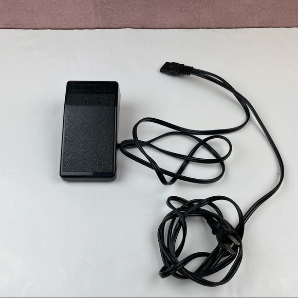 Black Electronic Sewing Foot Control Pedal - Picture 1 of 8